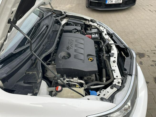 Toyota Auris Klimatronik Podgrzewanie Tempomat Czujniki park. 132KM