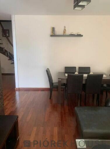 Dwupoziomowe mieszkanie na Wawrze