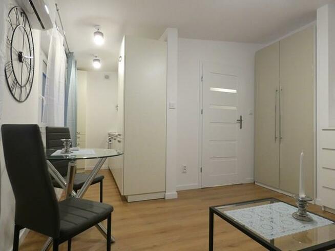 Kawalerka z klimatyzacją blisko metra- Staszica 11