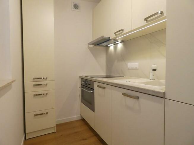 Kawalerka z klimatyzacją blisko metra- Staszica 11