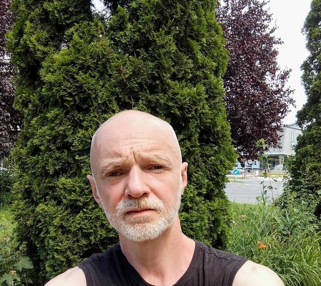 UZALEŻNIONY OD ALKOHOLU, I NARKOTYKÓW. BOISZ SIĘ? NIE PISZ.