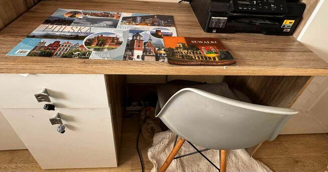 Sprzedam biały Regał