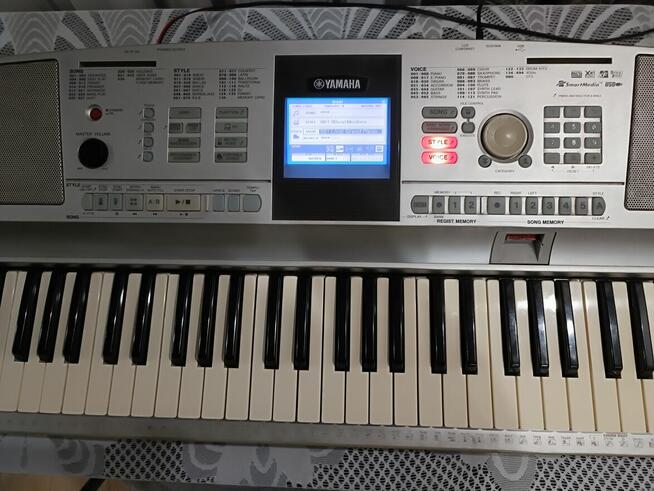 Cyfrowe pianino Yamaha DGX-305