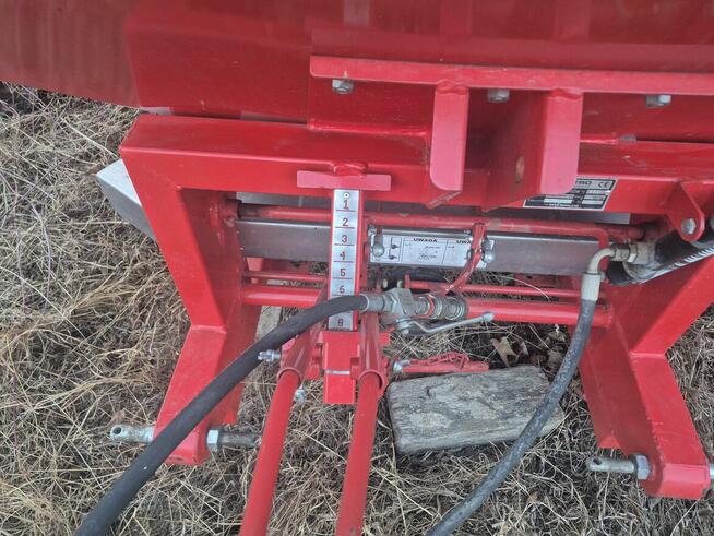 Sprzedam rozsiewacz do nawozów Altro 800