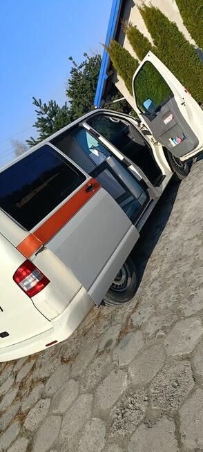 Volkswagen T5 transporter