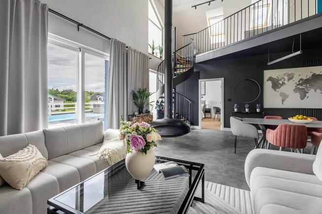 Wynajem villa wolnostojąca z basenem na polu golfowym 200m2