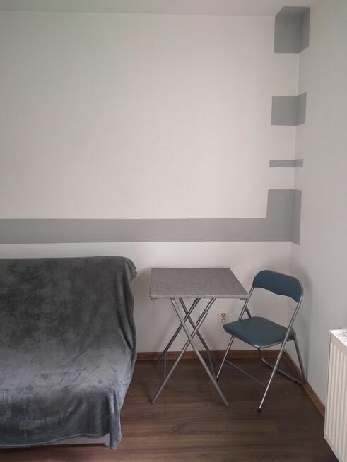 Przytulna KOMPAKTOWA kawalerka 18 m² – dobrze zorganizowana