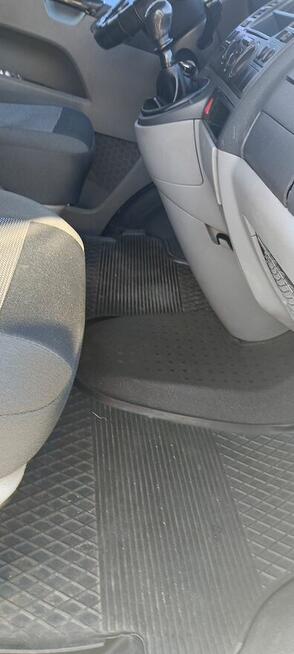 Volkswagen T5 transporter