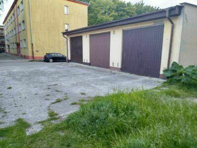 Mieszkanie 2 pokojowe w bloku z garażem