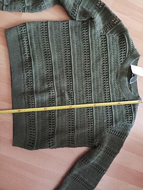 Spódnica spodnie sweter damski jedne z metkami
