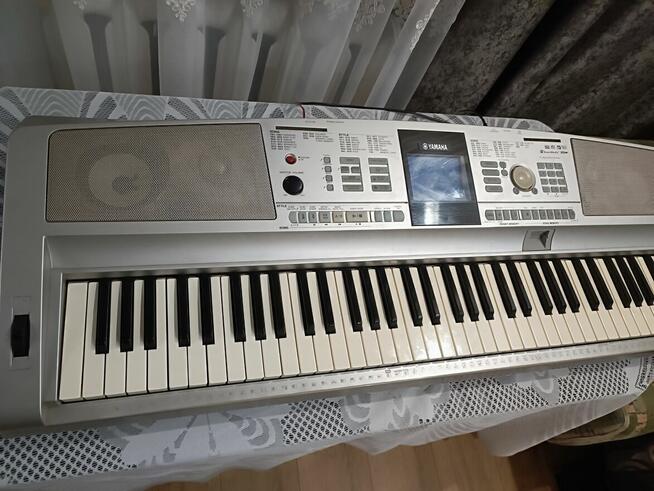 Cyfrowe pianino Yamaha DGX-305
