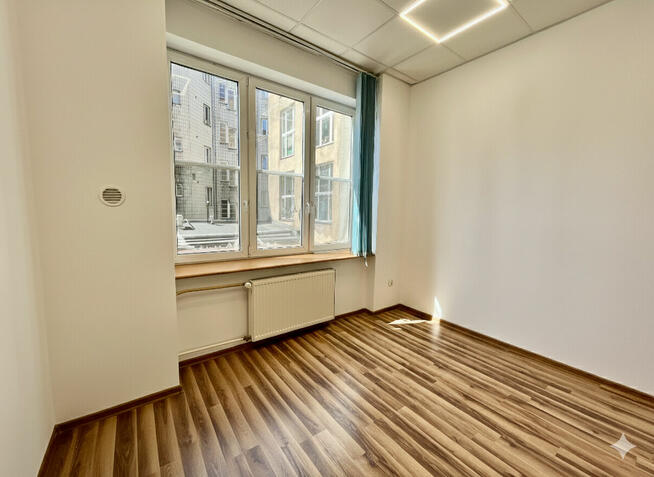 Biuro przy Centralu i trasie WZ