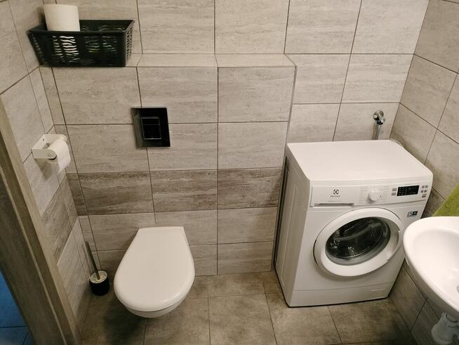 Wynajmę dwupokojowe mieszkanie z oddzielną kuchnią