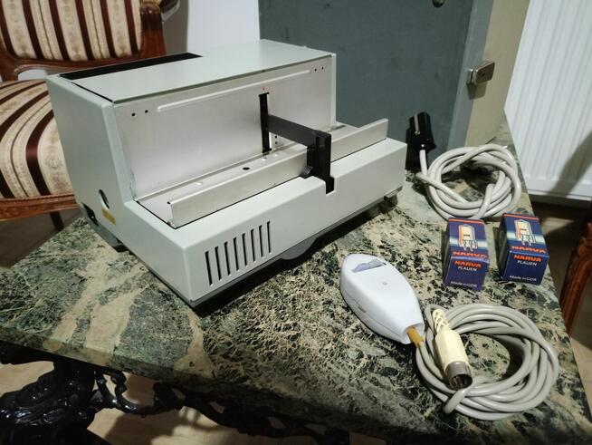 Zabytkowy Rzutnik slajdów PENTACON z pilotem Vintage