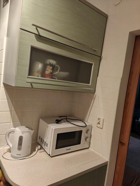 Mieszkanie, kawalerka - 2500 zł całość