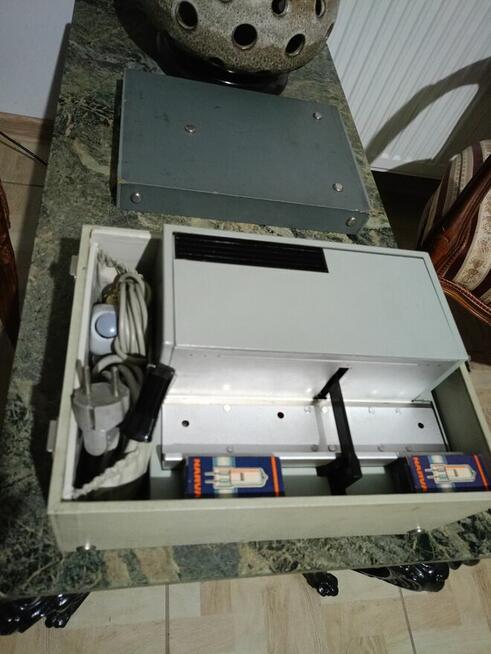 Zabytkowy Rzutnik slajdów PENTACON z pilotem Vintage