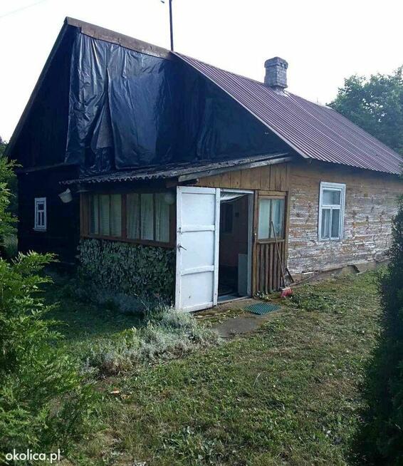 Siedlisko warz z domkiem we wsi Tworki, gmina Wyszki.