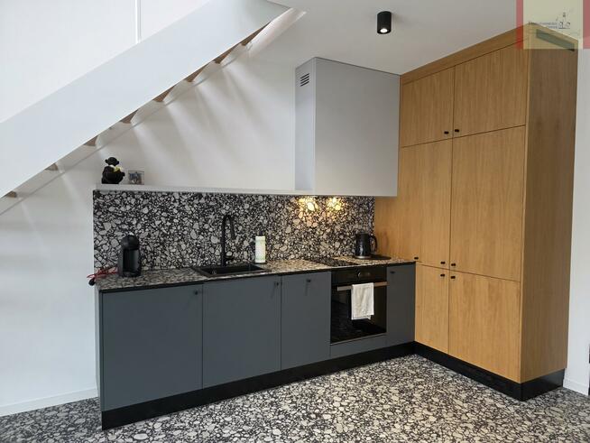 Nowoczesny apartament 2-poziomowy, winda, garaż, morze.