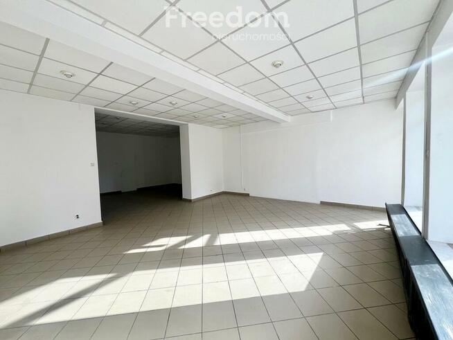 Przestronny lokal usługowy w centrum miasta