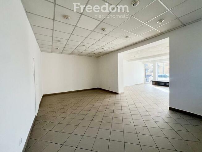 Przestronny lokal usługowy w centrum miasta