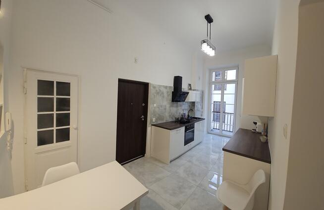 107 m² | Plac Dąbrowskiego | kamienica | winda