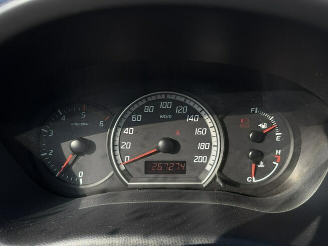 Suzuki Swift Klimatyzacja, Elektryczne szyby, 2 komplety opon. Podgrz. fotele