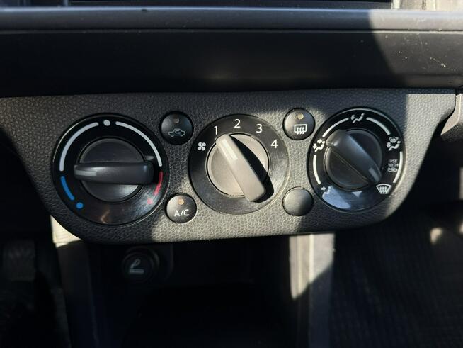 Suzuki Swift Klimatyzacja, Elektryczne szyby, 2 komplety opon. Podgrz. fotele