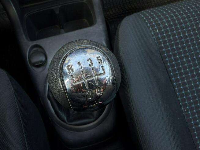 Suzuki Swift Klimatyzacja, Elektryczne szyby, 2 komplety opon. Podgrz. fotele