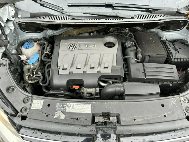 Volkswagen Touran 5 miejsc, podg. fotele, klimatronik, nawigacja, wymieniony rozrząd