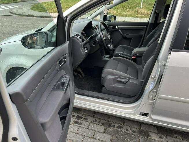 Volkswagen Touran 5 miejsc, podg. fotele, klimatronik, nawigacja, wymieniony rozrząd