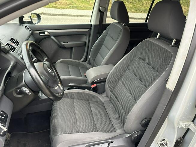 Volkswagen Touran 5 miejsc, podg. fotele, klimatronik, nawigacja, wymieniony rozrząd