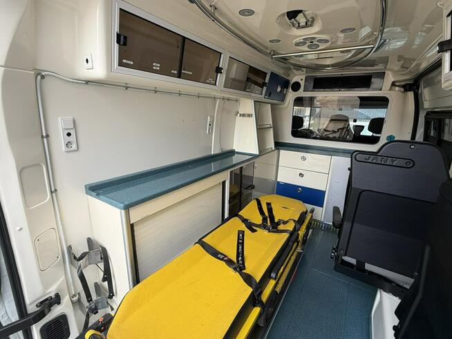 Renault Master Warsztat Karetka Kamper