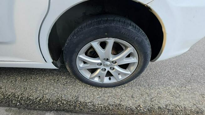 Toyota Corolla Verso na raty bez BIK KRD od FastCars