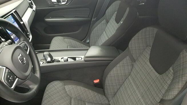 Volvo V60 B4 D Core ! Z Polskiego Salonu ! Faktura Vat !