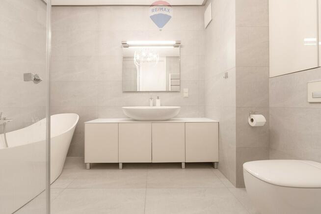 Top, 12m2 loggia, klima, 100m do metra