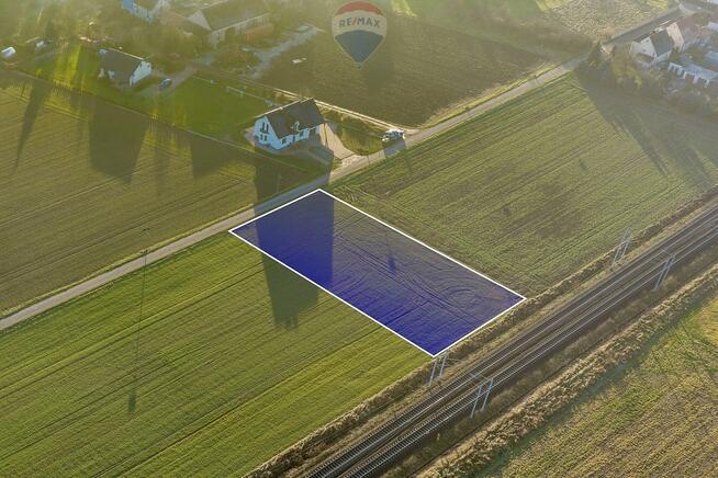 Działka 2.500 m², możliwość zabudowy mieszkaniowej