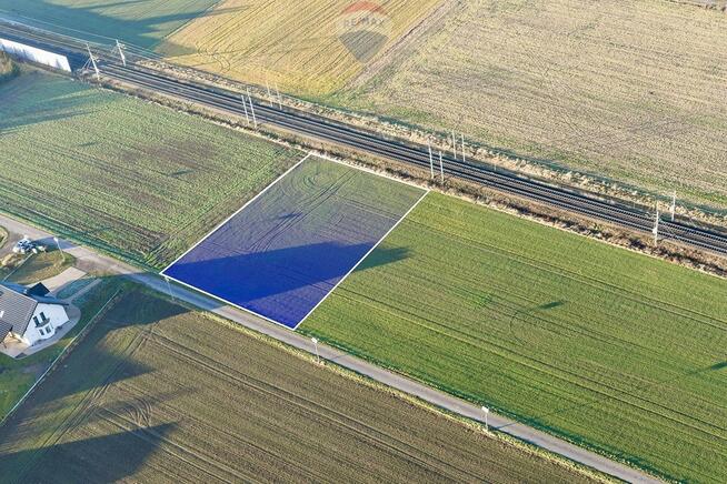 Działka 2.500 m², możliwość zabudowy mieszkaniowej