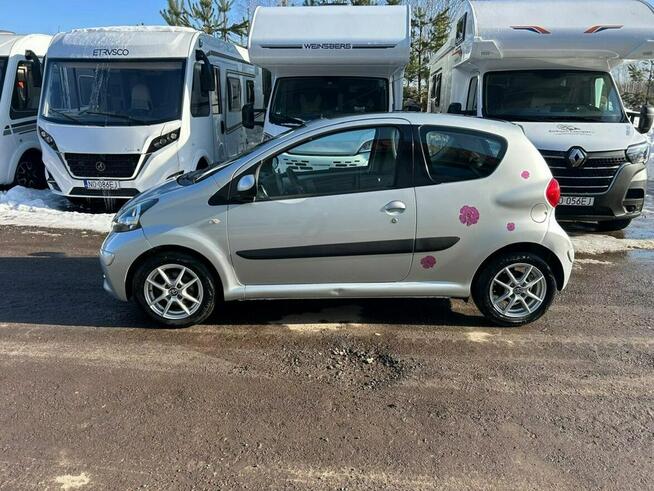 Toyota Aygo Kamera, alufelgi, dwa komplety kół.