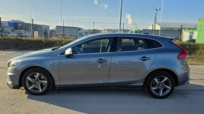 Volvo V40 R DESIGN duza navi camera cofania