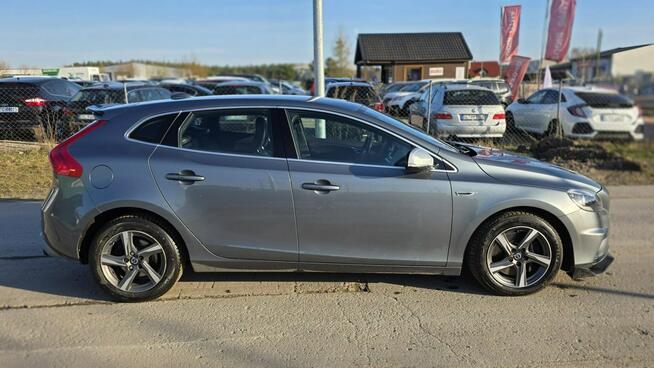 Volvo V40 R DESIGN duza navi camera cofania