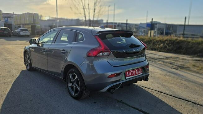 Volvo V40 R DESIGN duza navi camera cofania