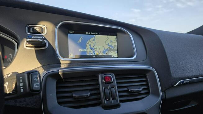 Volvo V40 R DESIGN duza navi camera cofania