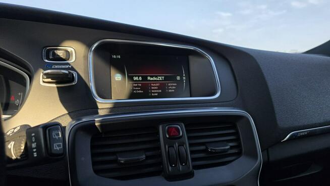 Volvo V40 R DESIGN duza navi camera cofania