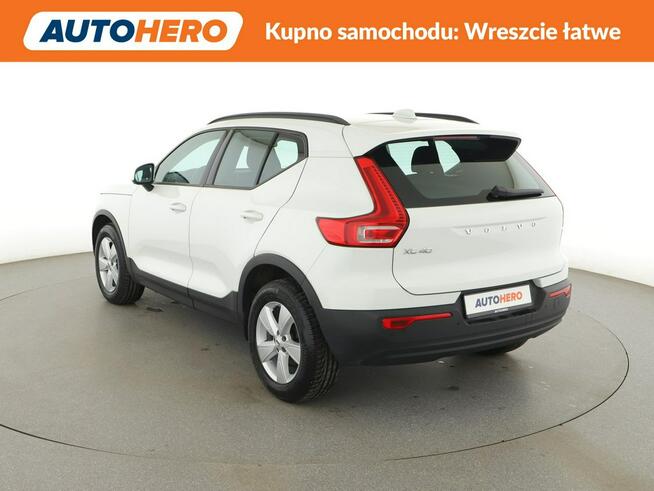 Volvo XC 40 1.5 Benzyna Klimatyzacja Nawigacja Tempomat Grzane Fotele Kamera LED