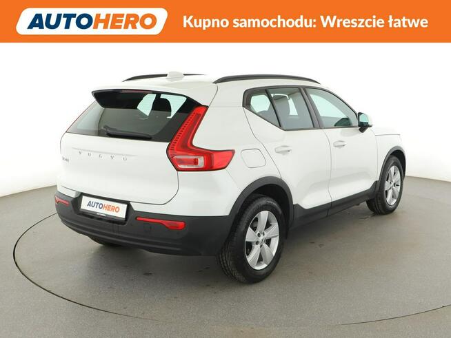 Volvo XC 40 1.5 Benzyna Klimatyzacja Nawigacja Tempomat Grzane Fotele Kamera LED