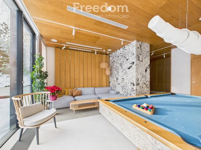 Luksusowy apartament który nie krzyczy – lecz koi.