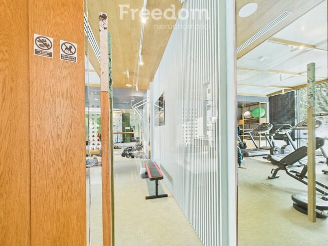 Luksusowy apartament który nie krzyczy – lecz koi.