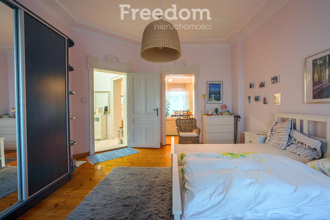 Piękne zabytkowe mieszkanie w centrum