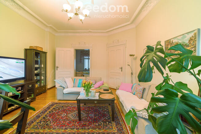 Piękne zabytkowe mieszkanie w centrum