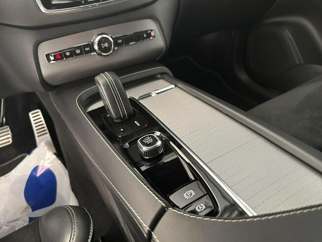 Volvo XC 90 2,0 B5 Mild Hybrid Diesel 235 R-Desing Salon PL Faktura VAT